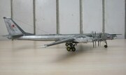 Tupolev Tu-95MS Bear-H 1:144