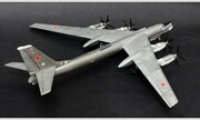 Tupolev Tu-95 Bear 1:144