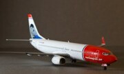 Boeing 737-86N 1:144