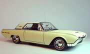 1962 Ford Thunderbird 1:25